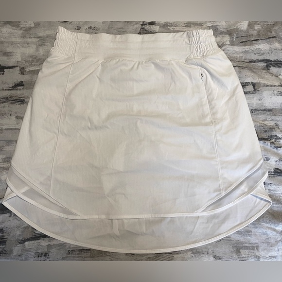 Lululemon Hotty Hot Skirt Long - White - Size 8 - Picture 4 of 5